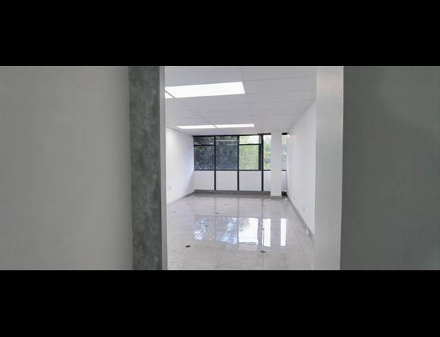 BUSINESS PROPERTY TO RENT IN LYNNWOOD GLEN